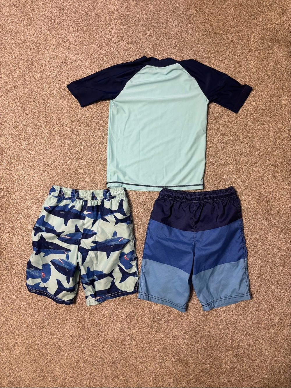 Carters boy size 8 swim trunks and rash guard shark - Picture 4 of 4